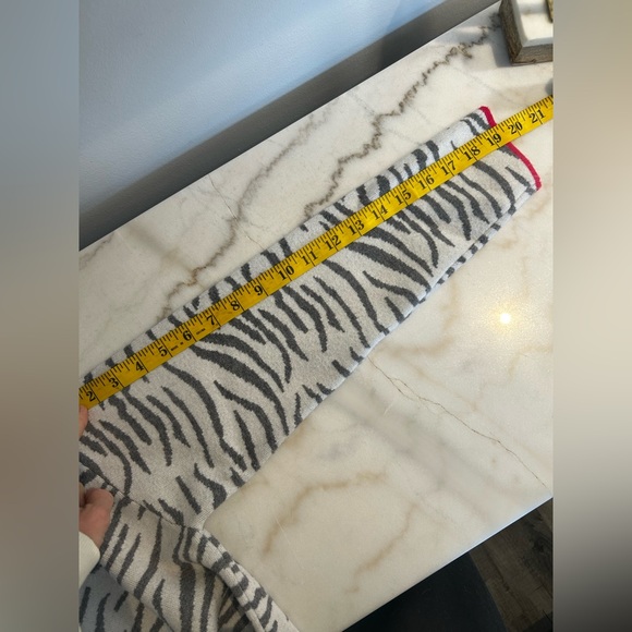 ANTHROPOLOGIE Light Grey White Tiger Striped Lizzie Mock Neck Pullover Sweater S - Picture 13 of 13